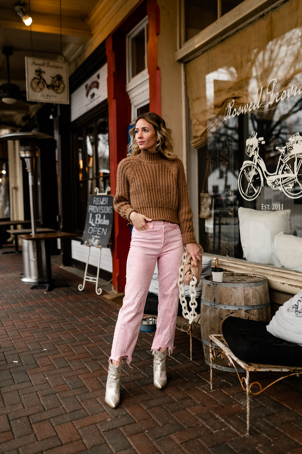 Stylish Ways To Wear Ankle Pants  Chic outfits, Pink pants, Light